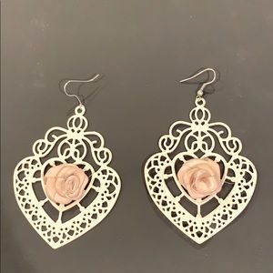 Cream Heart Shaped Earrings With Bow